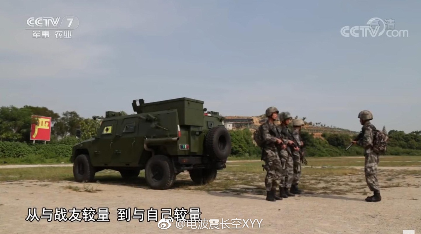 合成旅侦察营轻型侦察车小组,05微冲配09霰弹