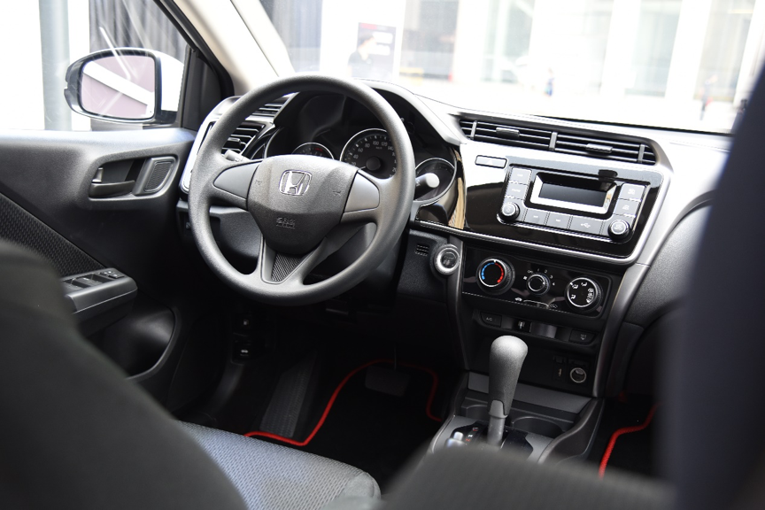 试驾新款广汽本田锋范,外观内饰小改,驾驶感受超出预期