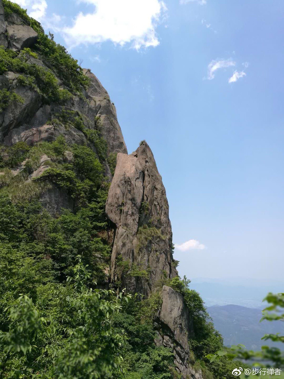 九华后海位于青阳县朱备镇九华山风景区的山那边