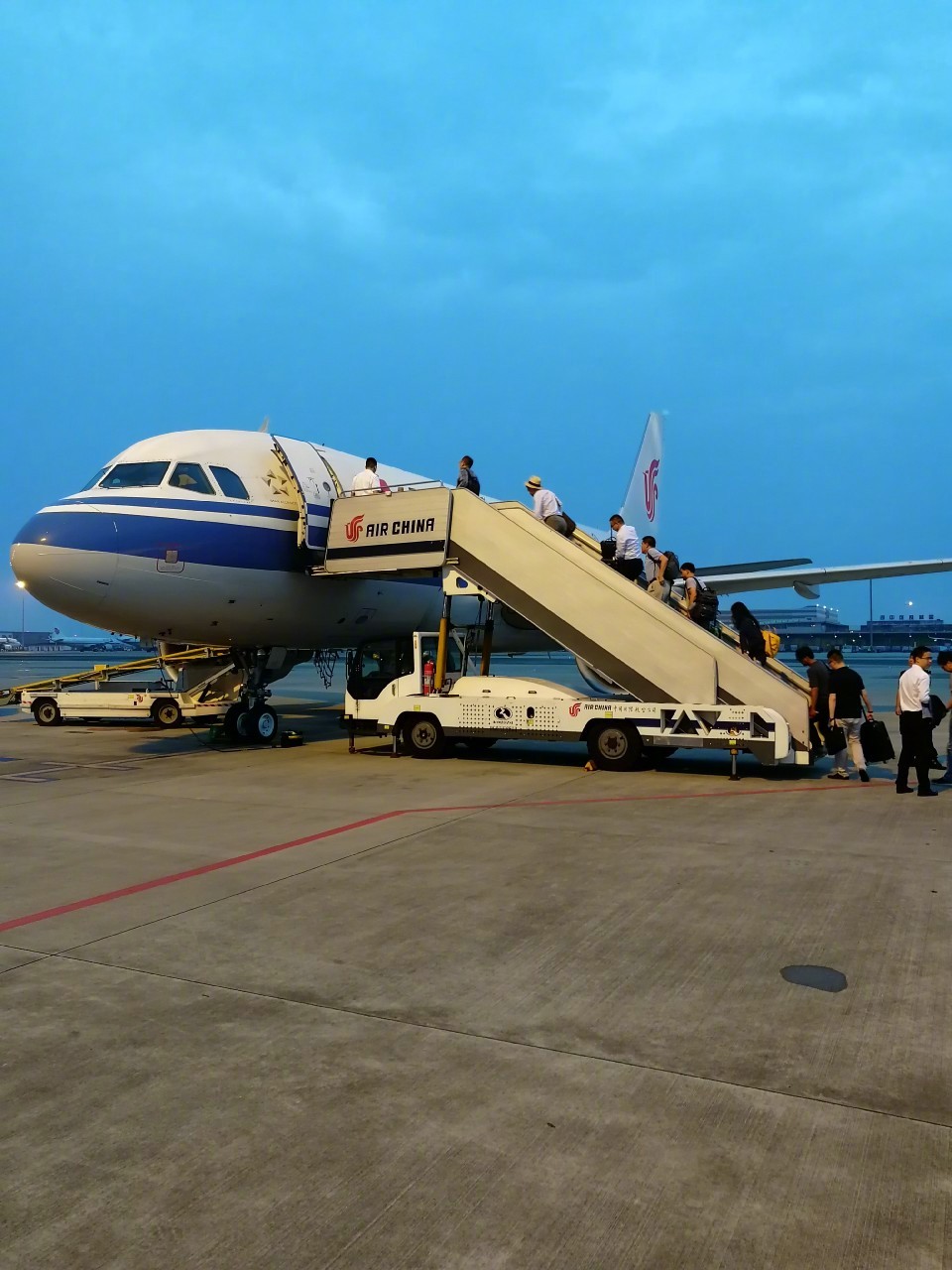 进入机场,登机进藏,第一站林芝.进藏的硬件没有问题_新浪看点