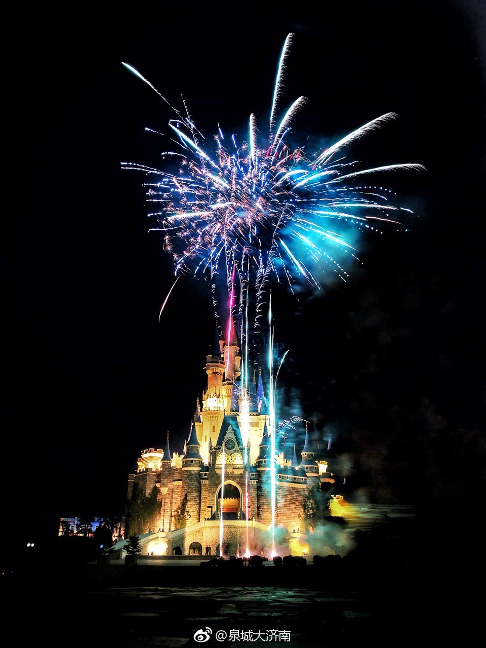 网红烟花啤酒节