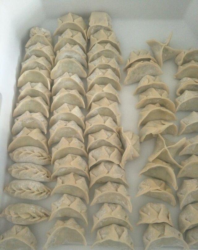 吃货过来新大学生的妈妈给做的饺子