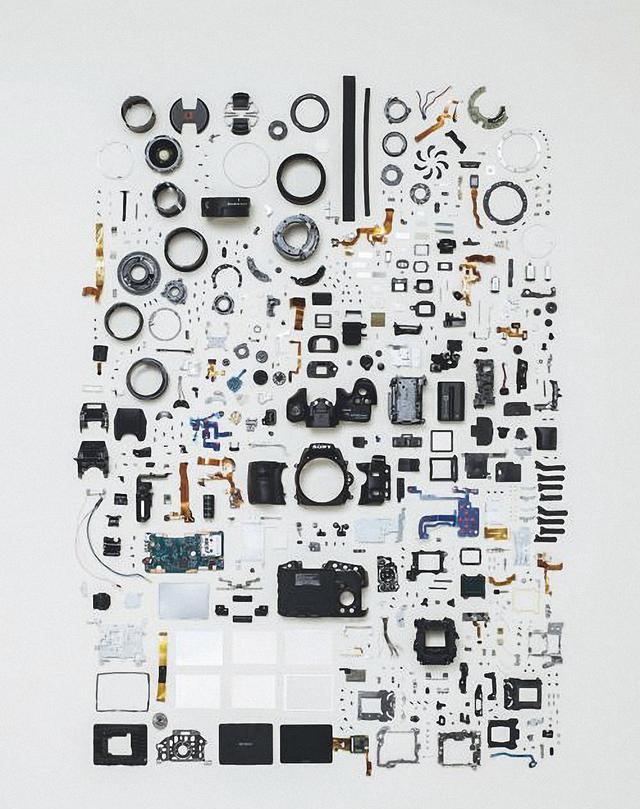 一部相机有多少个零件呢?拆开来谁数一下