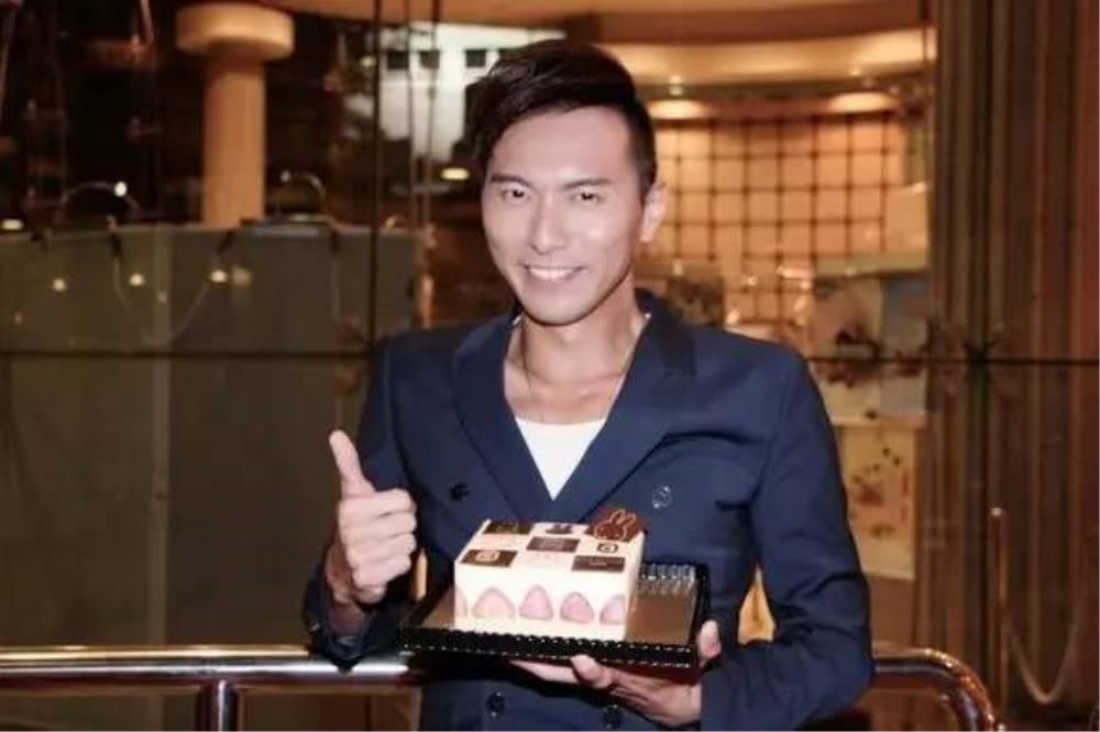 在tvb混迹多年终见曙光,却因自己的私生活不检点,再次跌落谷底