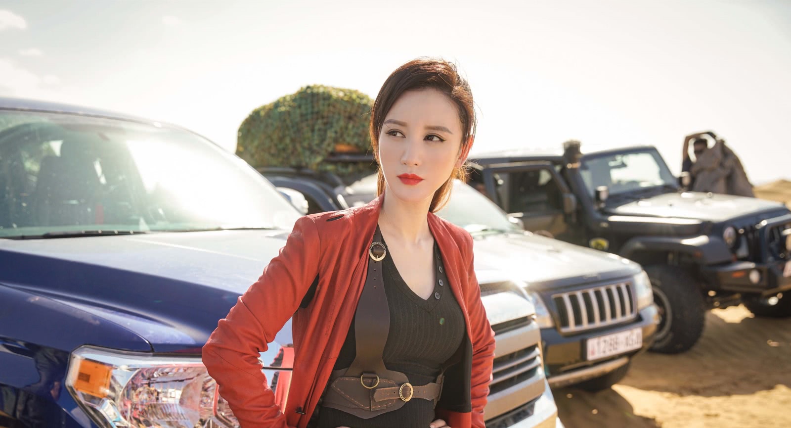 出道十四年的时间,整了三次容,如今化浓妆都掩盖不了僵硬的脸