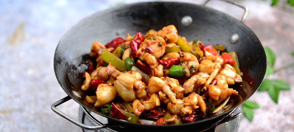 夏天在家炒个干锅田鸡,香辣爽口,肥而不柴,绝对是道下酒菜!