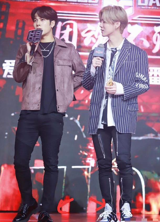 和陈伟霆同台,鹿晗谎报身高,合影偷偷垫脚,关晓彤身高有压力