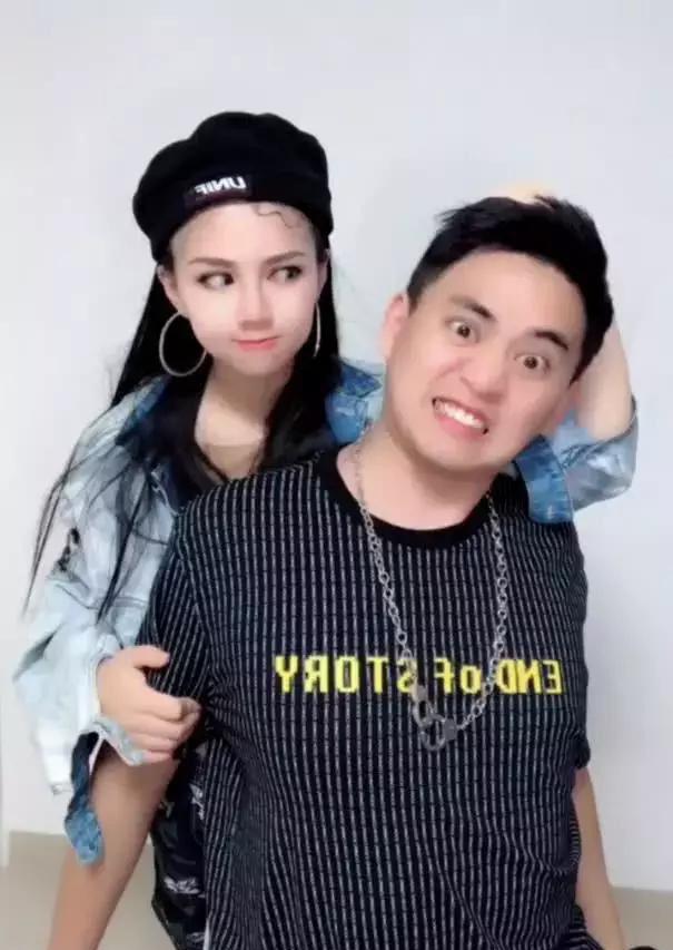 更令人羡慕的是,他有一个无比爱她的老公,常常和她合拍一些搞笑视频.