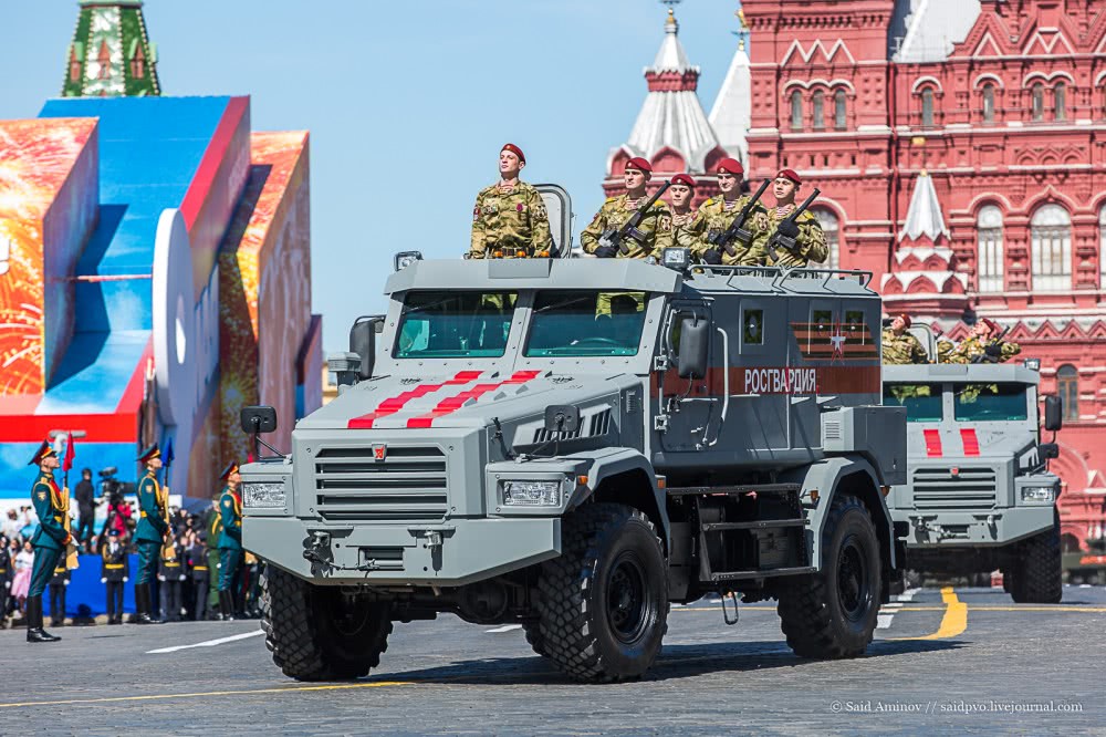 乌拉尔"防地雷反伏击装甲车rs-24亚尔斯洲际战略导弹新型回旋镖轮式