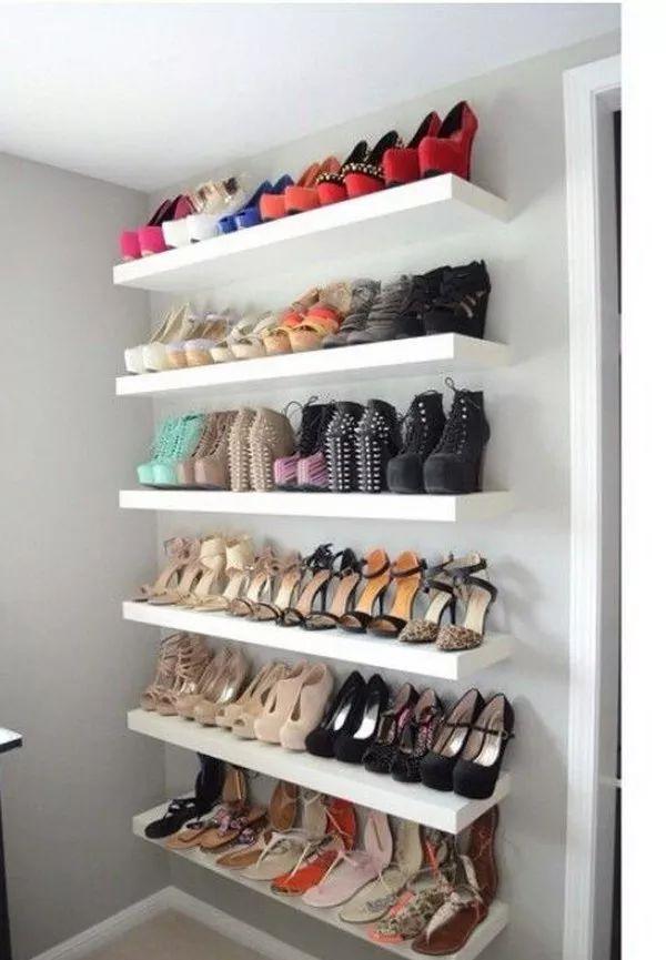 把鞋子都挂在墙上,家里瞬间多出一间房,太聪明了