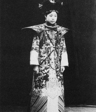 文秀皇妃,历史上第一个敢主动跟皇上离婚的人|溥仪|皇妃|离婚|婉容|刘振东_新浪新闻