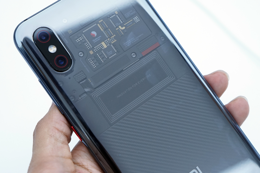 小米史上最酷手机 小米8透明探索版现场图赏