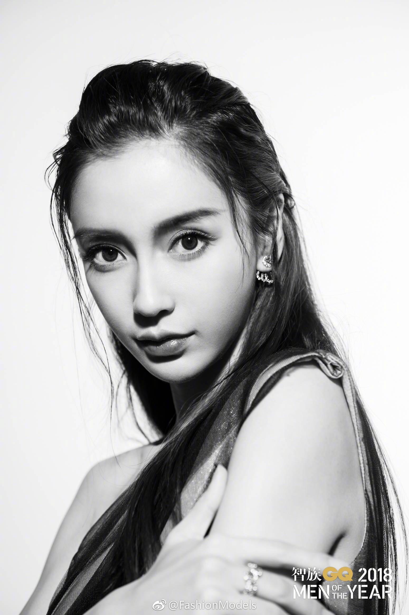 gq年度人物盛典今晚的黑白人物肖像照蛮精彩的选了几张我喜欢的