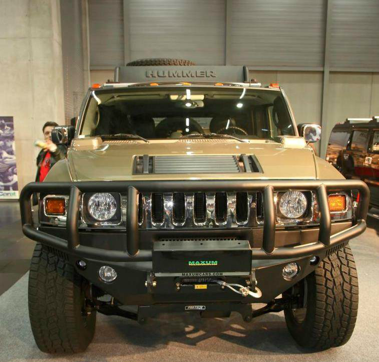 马路怪兽suv加拿大的骑士十五世个头快接近悍马的两倍