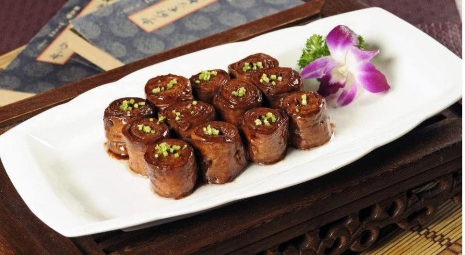 北方菜讲究量大味浓,请客时可别拘束,我们就要大碗喝酒大口吃肉