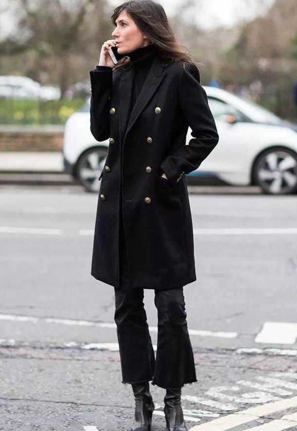 春夏穿什么鞋今年最流行的就是这双万能的小黑鞋了