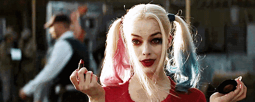 小丑女由于自身的浓厚的兴趣和执迷的研究.