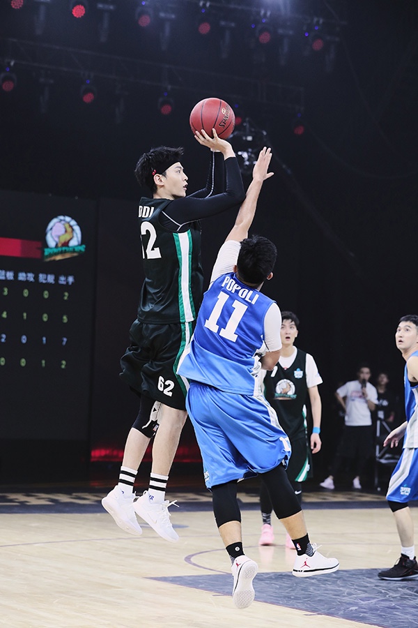 唐晓天跳投得分唐晓天参加篮球赛