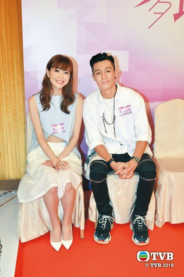 香港当红乐坛歌星——吴若希,周柏豪,周柏豪有份参演《多功能老婆》