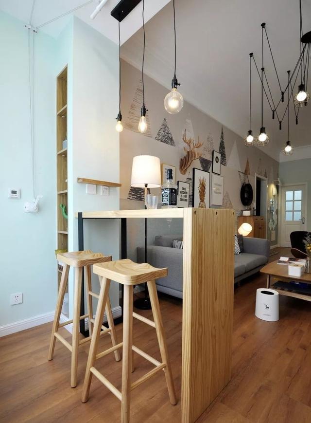 北欧风新家,吧台隔断阳台真实用,客厅壁纸这样贴太美