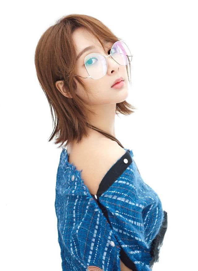 短发后的杨紫真是再次美出新高度,发型对于一个人来说真是非常重要,再