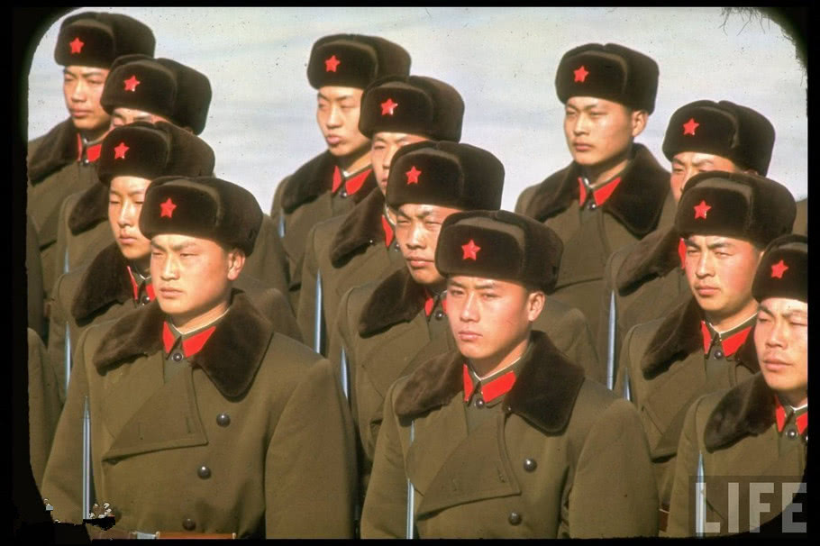 四十年前的解放军仪仗队简朴庄重图3满脸坚毅图8充满警惕