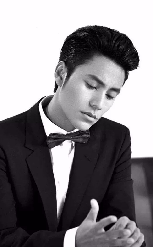 陈坤百变发型 无论是花美男型文艺卷发还是"金燕西"式偏分油头