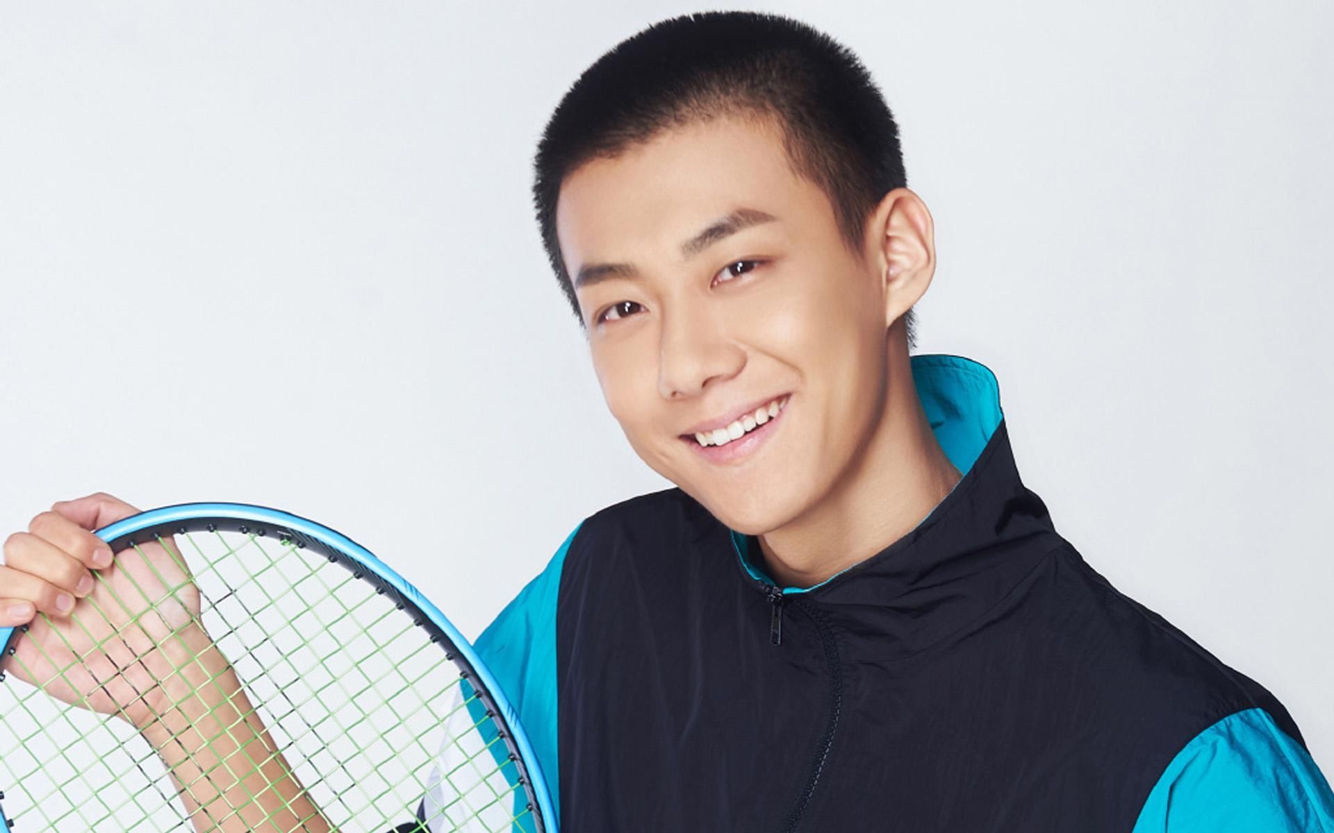 高至霆饰演武越,在《小美好》有着亮丽表现的他,更