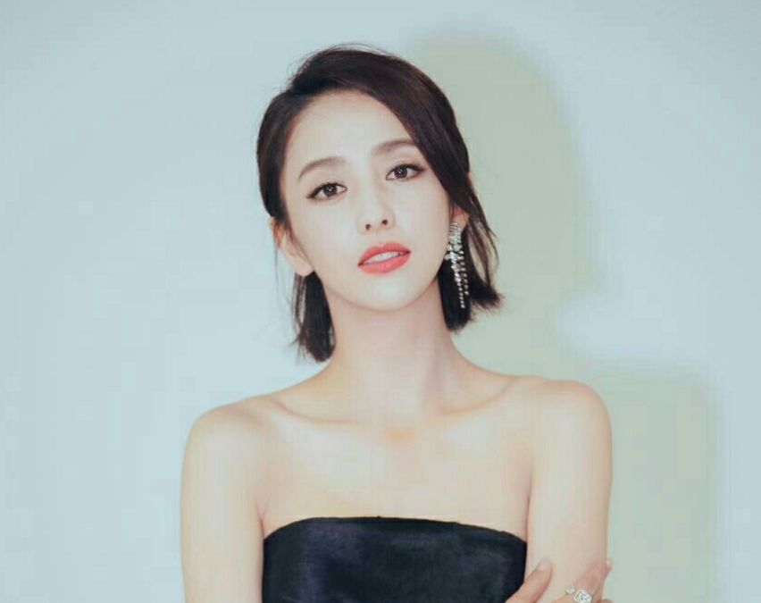 娱乐圈头发变少的女星,佟丽娅第八,迪丽热巴第二,第一是谁?