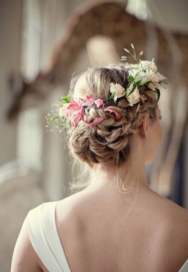 这种森系新娘发型太美了,适合喜欢自然风的你