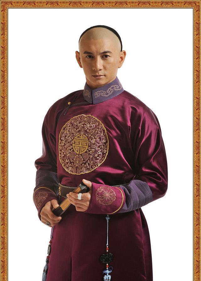 岁俸银达 23 万者,封 奉恩镇国公,正一品顶戴,赐双眼花翎,着二团四爪