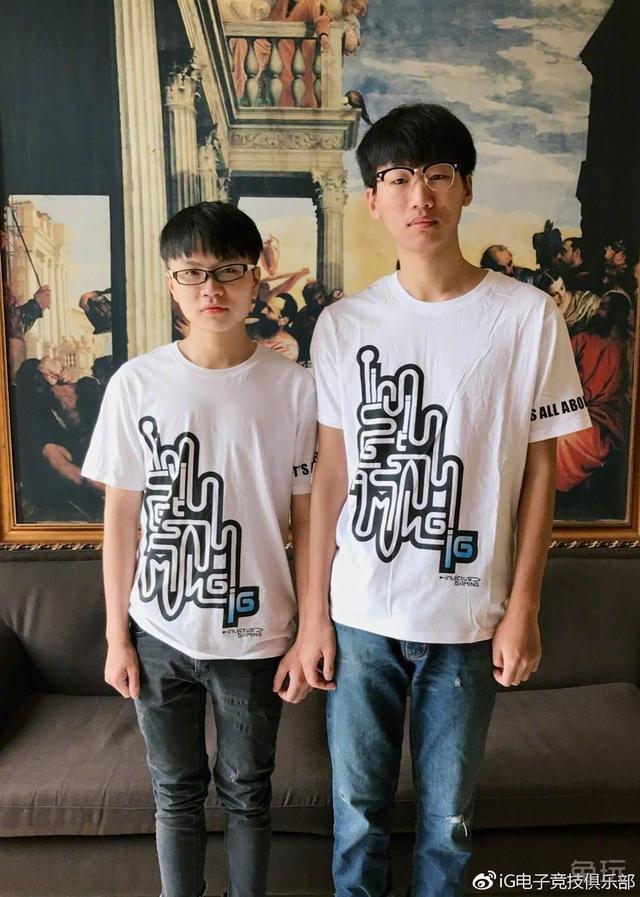 lol网友曝光lpl选手身高表!最高的接近190 小虎和uzi一样高