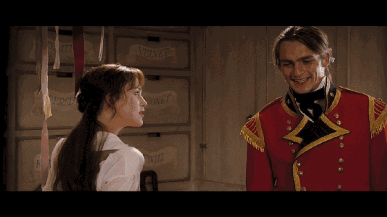 白天的时候,姐妹们遇到了英俊潇洒的陆军中尉维克汉姆.