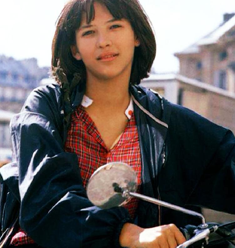 青春期苏菲玛索牛仔装40年前旧照总感觉她是穿越过去的耐看