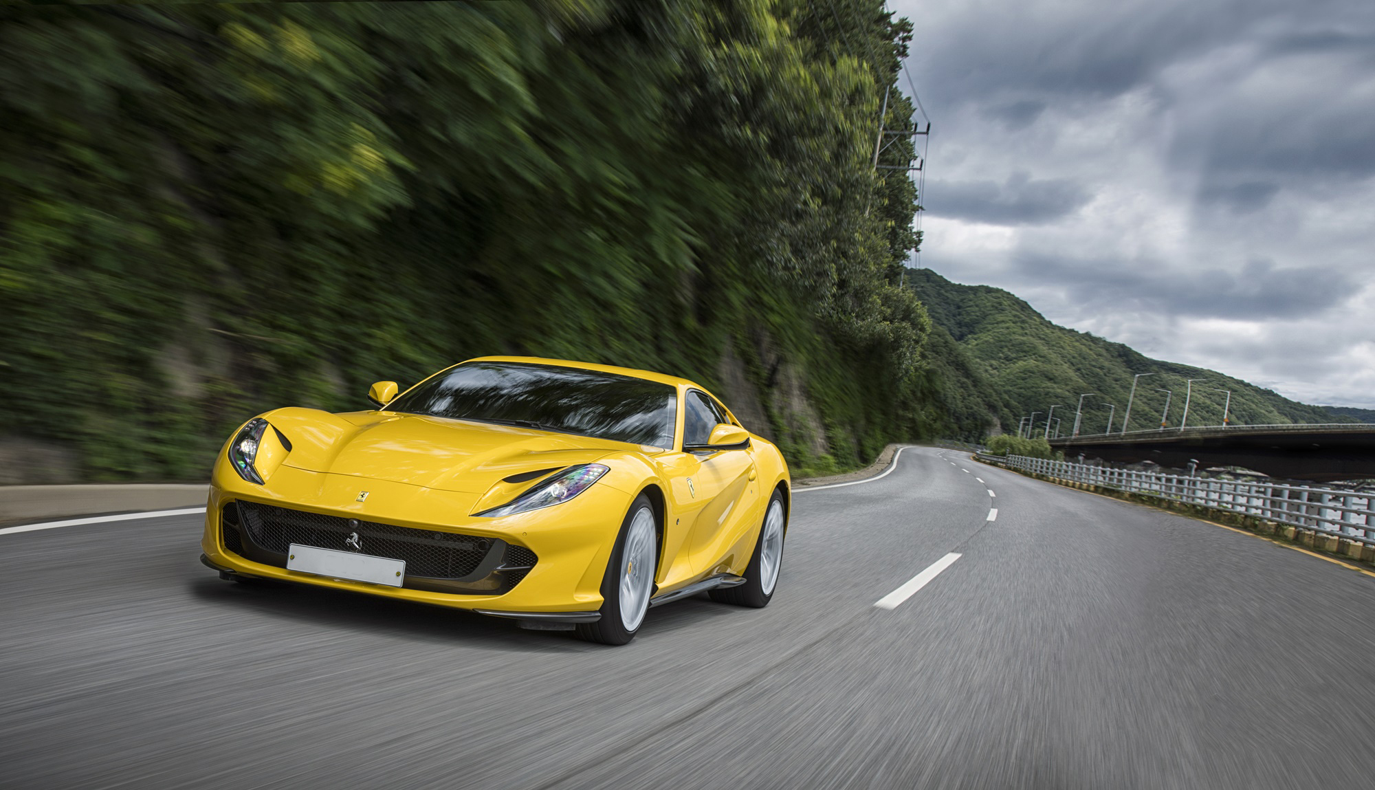 812 superfast成为法拉利史上最强大的超级跑车的理由