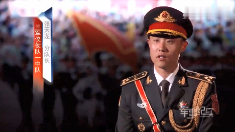 解放军仪仗队亮相巴基斯坦阅兵,观众竟然起立说万岁,太震撼了