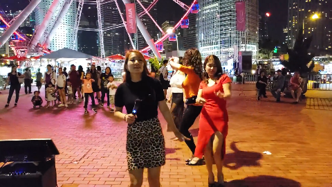 悦耳,《拥抱你离去》女生翻唱歌曲,听的好陶醉