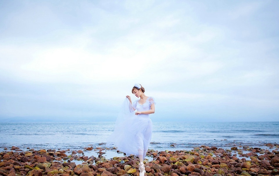 芭蕾美女海边翩翩起舞清新唯美写真集 67676767 @微相册