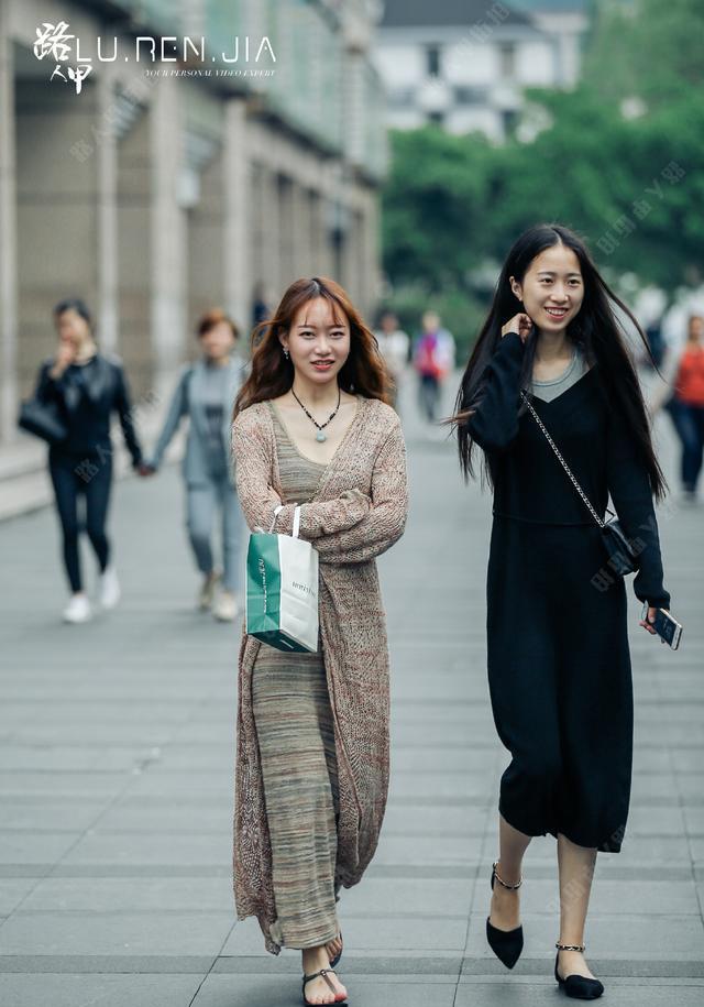 路人街拍, 牛仔外套是潮人美女出街的必备单品