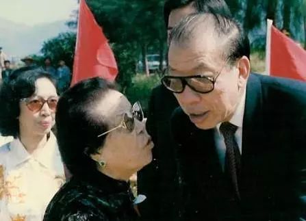 福清"大哥"林文镜:" 哪有儿子孝顺母亲还要记账? "