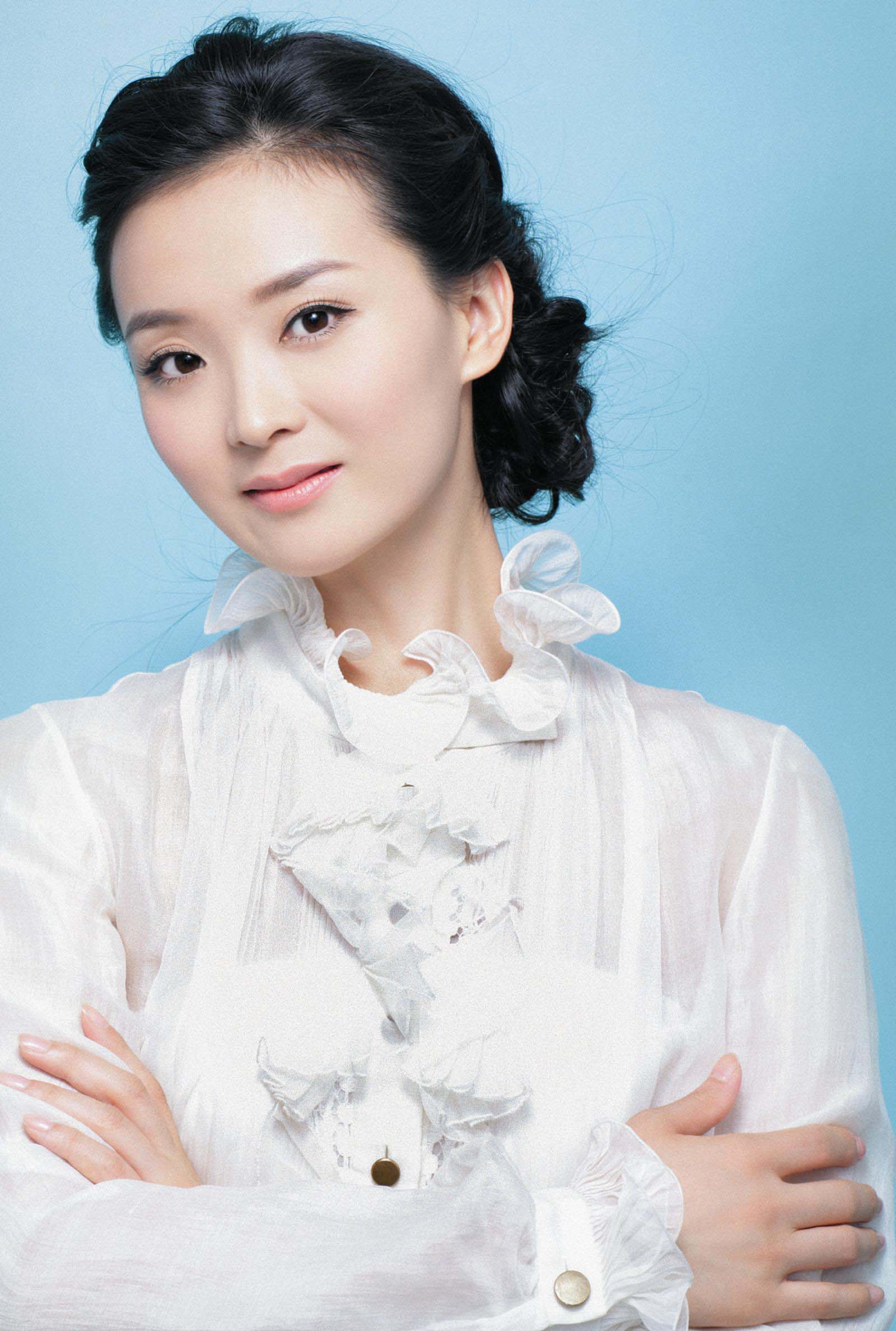 王艳儿子完美继承妈妈的盛世美颜,粉丝纷纷表示:幸好不像爸爸