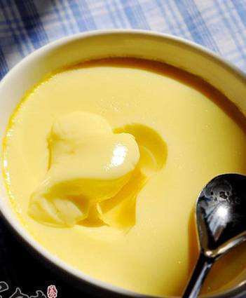 蒸"鸡蛋羹",用热水还是凉水,老保姆教我这样蒸,鸡蛋香软嫩滑