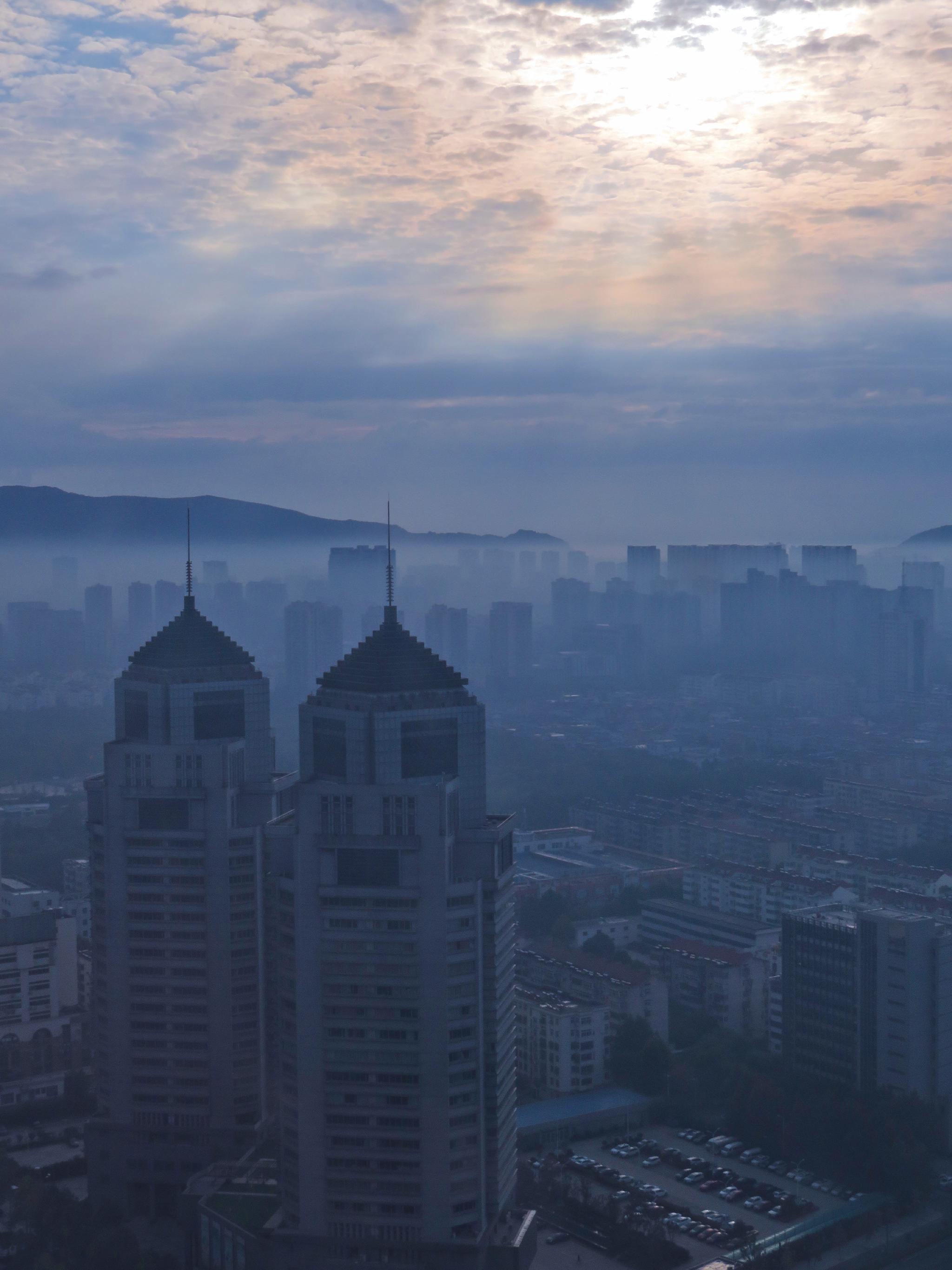 连云港一座早起就能看见云海的城市