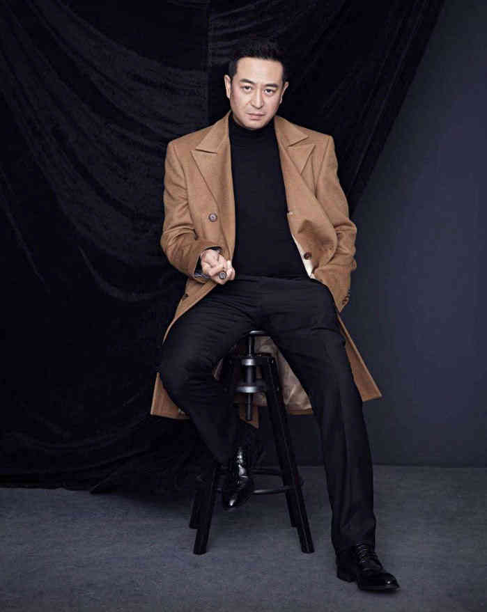 张嘉译照顾近10只流浪土狗老婆很支持网友演技好心地也好