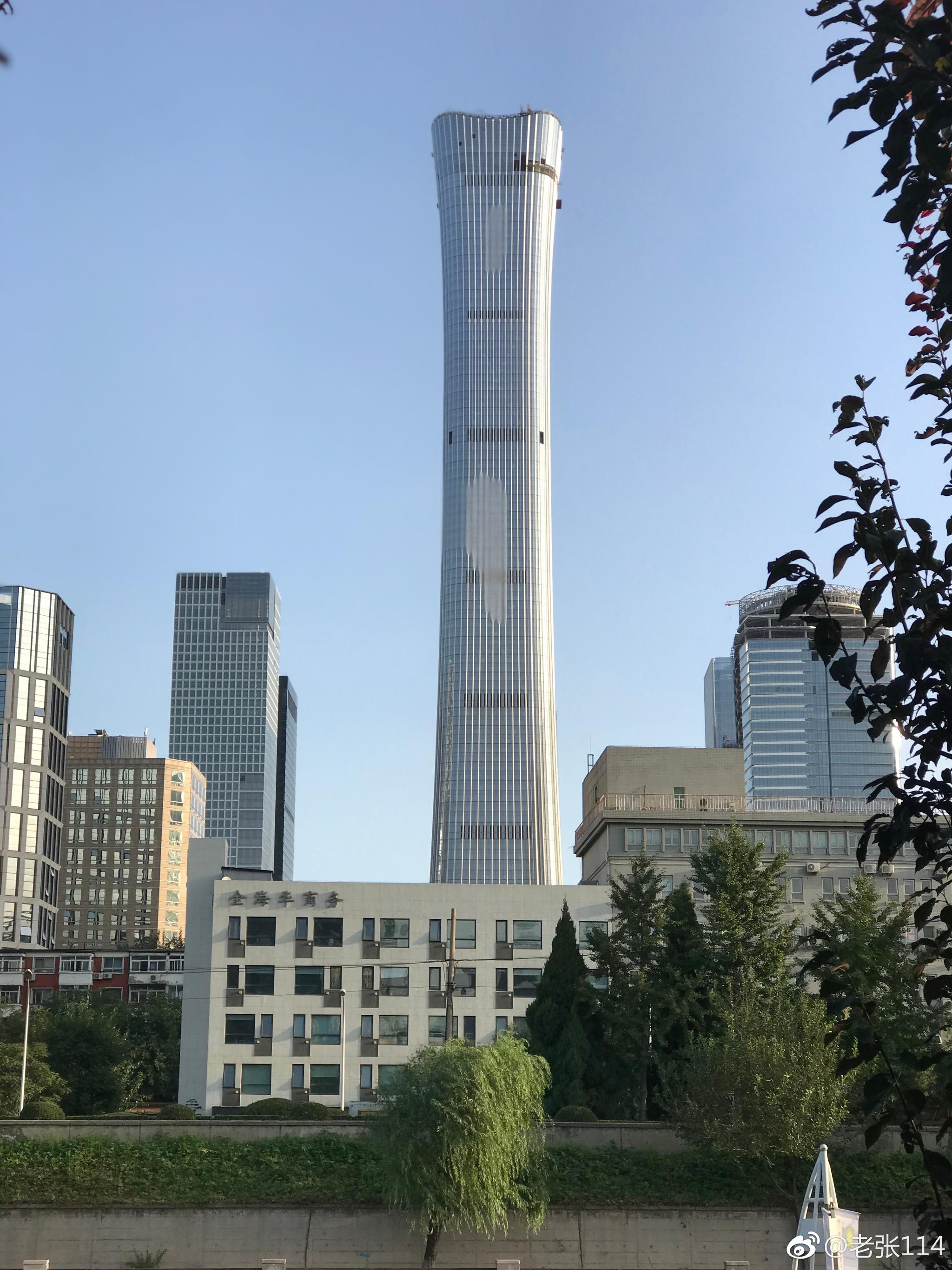 北京的秋天真的来了。通惠河边看中国尊。中国尊是北京第一高度-新浪汽车