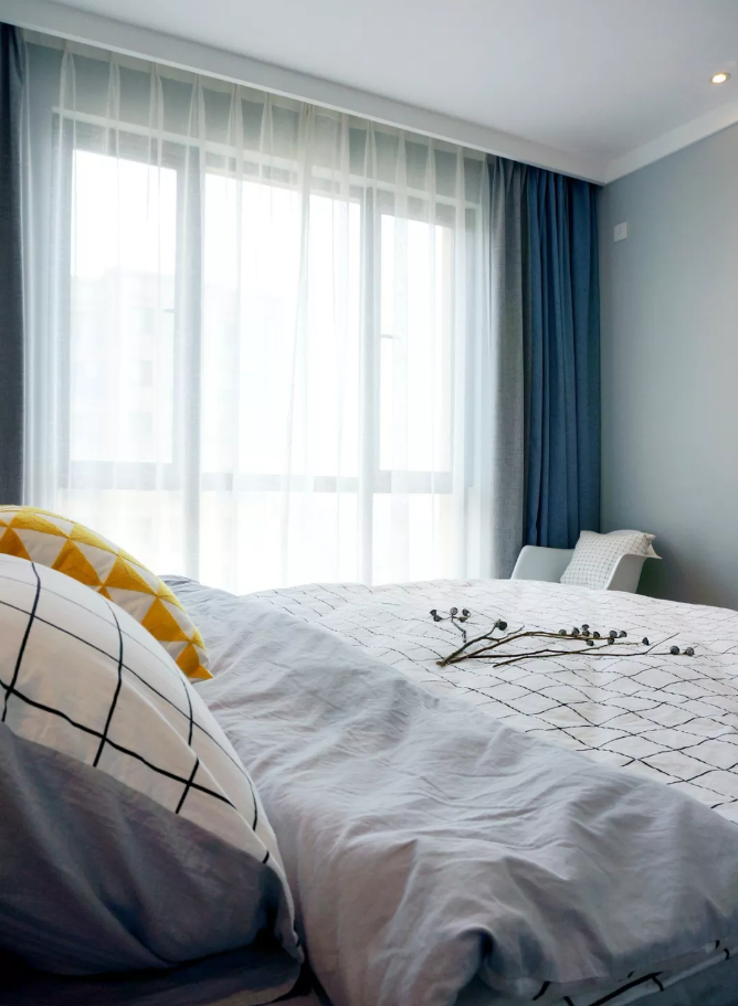 沈阳110平三室现代简约风装修效果图|客厅|简约|窗帘_新浪新闻