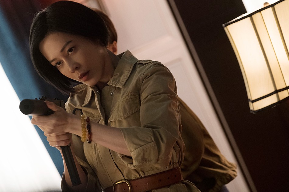 孙佳君《无双》演伪钞集团女大佬 获赞演技气场双赢