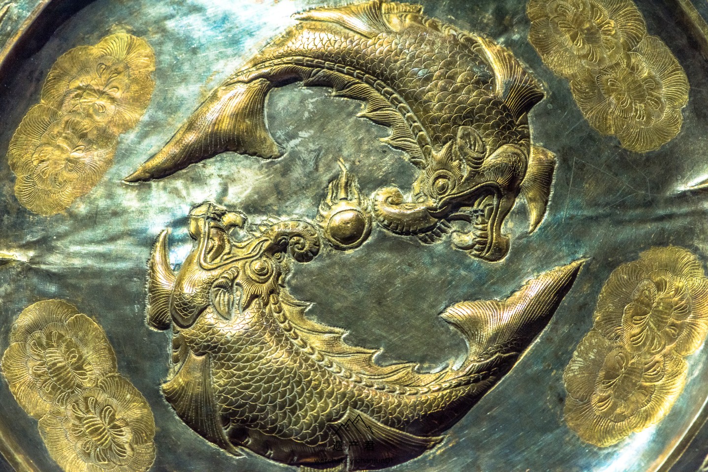 内蒙古博物院藏唐代摩羯纹金花银盘