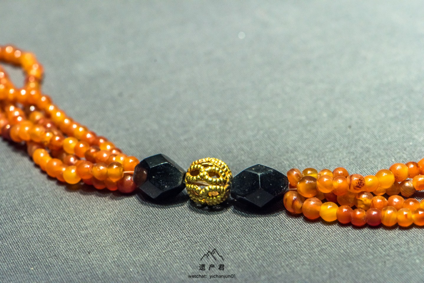 内蒙古博物院藏辽代玛瑙墨晶金坠璎珞