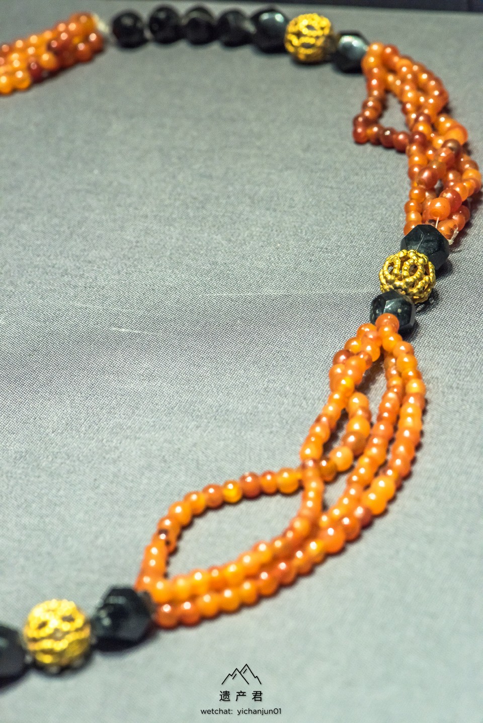 内蒙古博物院藏辽代玛瑙墨晶金坠璎珞
